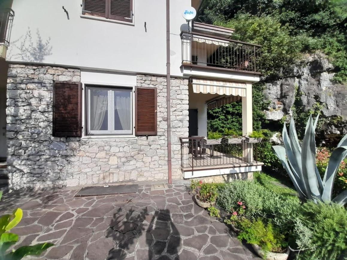 Citrus Apartment Brenzone Bagian luar foto