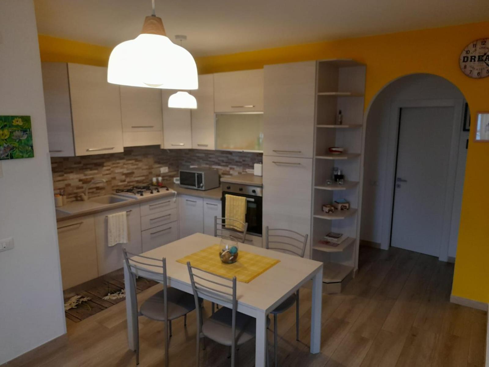 Citrus Apartment Brenzone Bagian luar foto