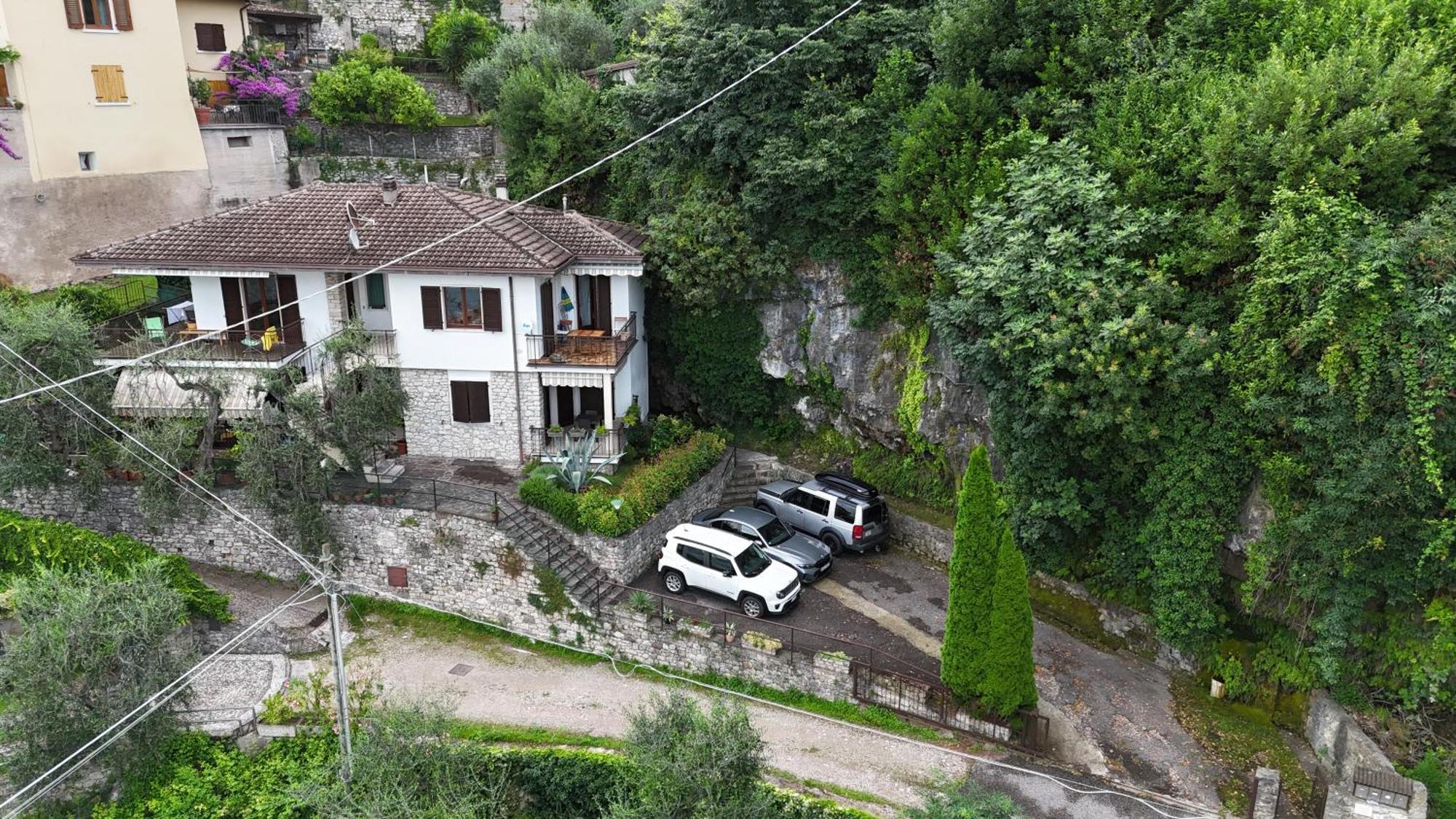 Citrus Apartment Brenzone Bagian luar foto