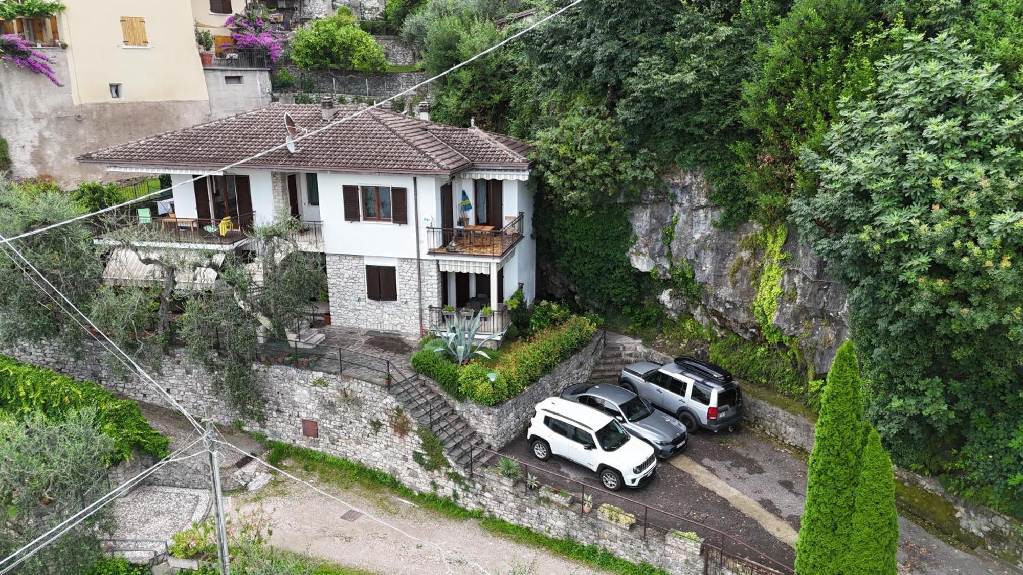 Citrus Apartment Brenzone Bagian luar foto